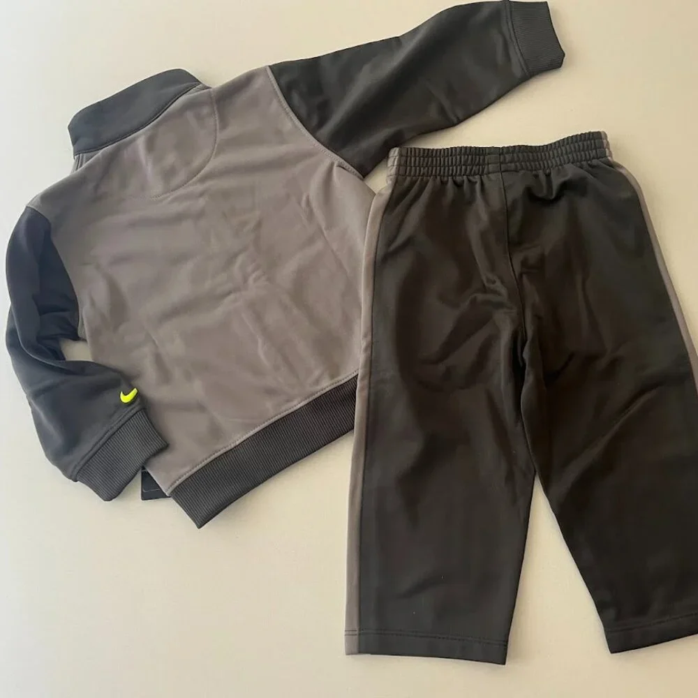 NIKE 2 pc sweatsuit - toddler size 18mo